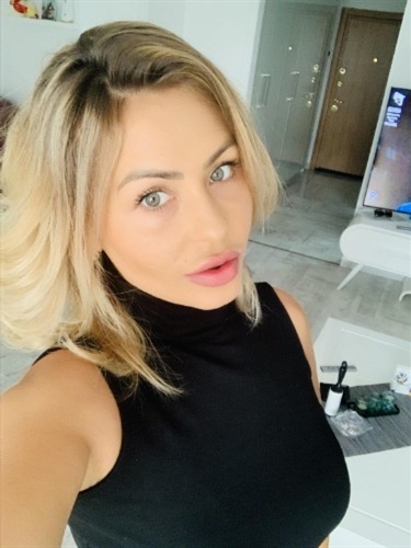 Amazing sexy Italian independent escort Afrina Vienna