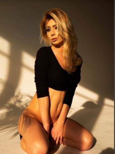 Girlfriend experience no rush escort Corceta Reykjavik