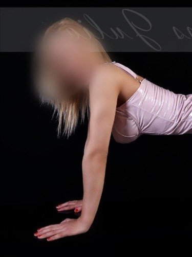 I will stimulate your whole body so you can feel you are in heaven escort Ghina Johor Bahru