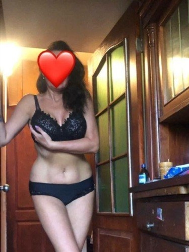 Hot real Singaporean busty escort Hamuudi Magdeburg