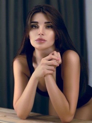 Independent companion escort Hinaz Melun