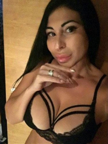 New in town arab escort Minh Thuy Vancouver