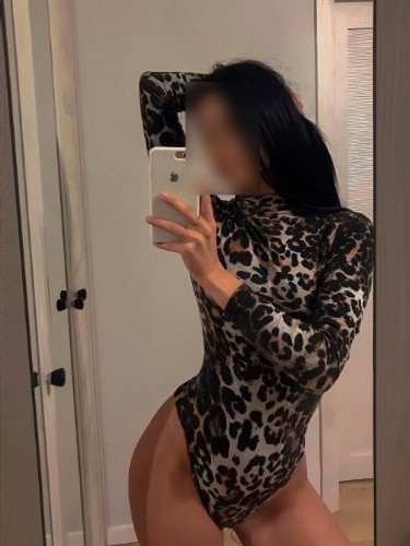 Charming sophisticated escort Pornchuma Izmir