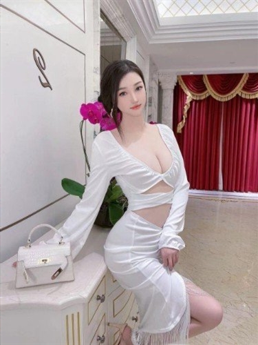 Slim sexy body korean escort Shorouk Hannover